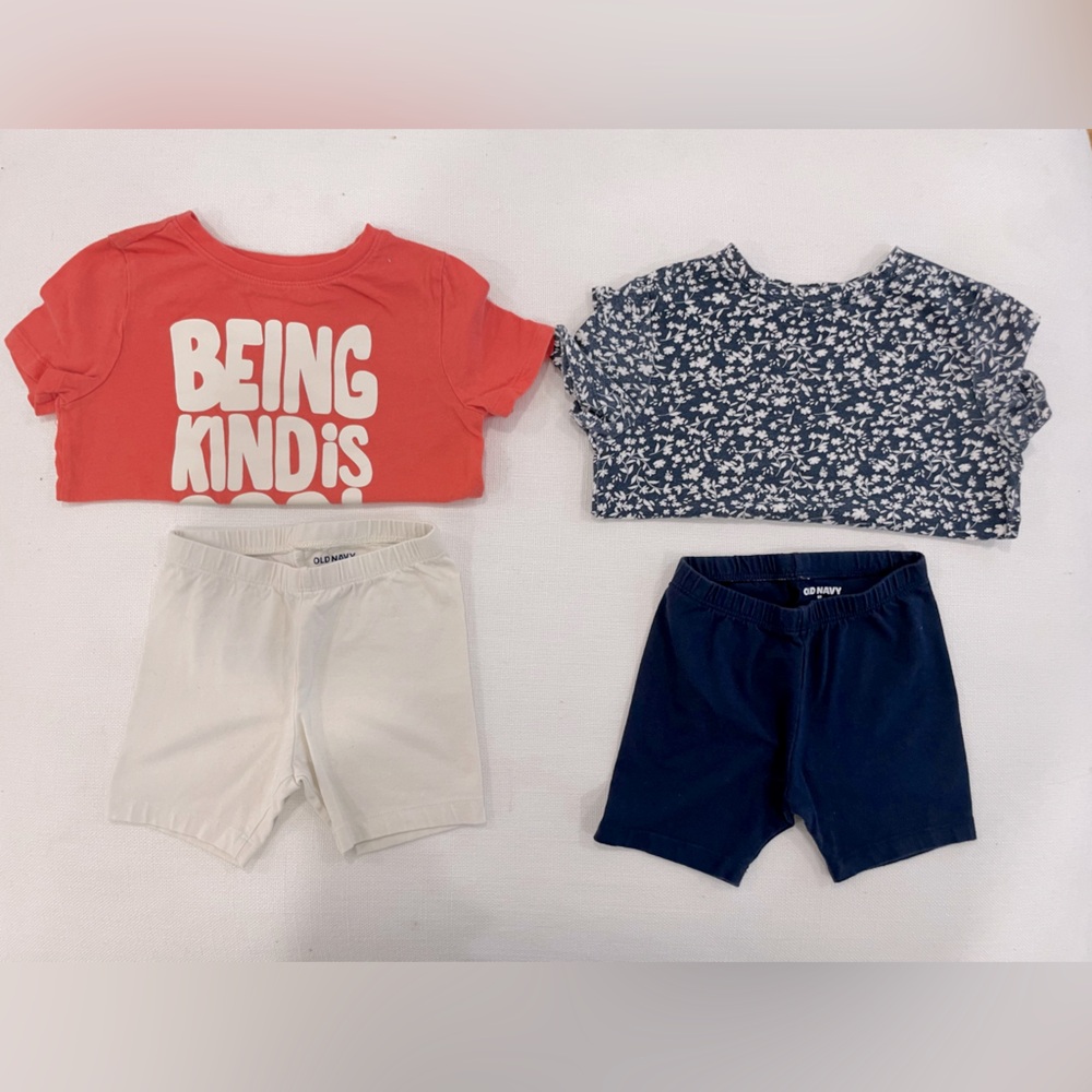 🩷 Old Navy Spring/Summer Graphic Tee and Biker Shorts Set in size 5T for girls!